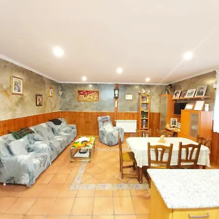 아파트 With 2 Bedrooms In Hinojedo With Wonderful City View Shared Pool And Wifi 5 Km From The Beach *