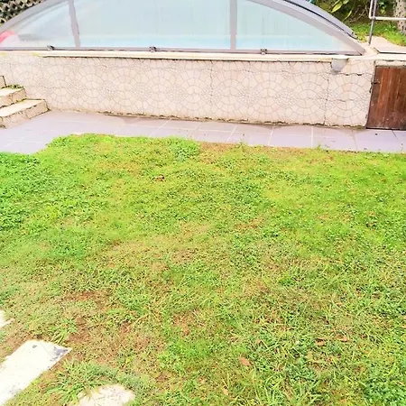 With 2 Bedrooms In Hinojedo With Wonderful City View Shared Pool And Wifi 5 Km From The Beach 아파트