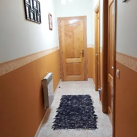With 2 Bedrooms In Hinojedo With Wonderful City View Shared Pool And Wifi 5 Km From The Beach 아파트 수안세스