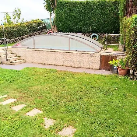With 2 Bedrooms In Hinojedo With Wonderful City View Shared Pool And Wifi 5 Km From The Beach * 수안세스